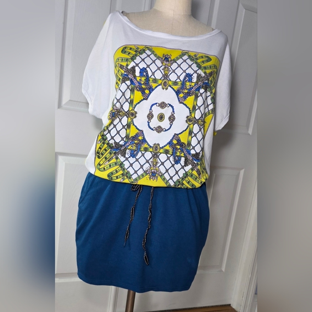 Chic Graphic White and Blue Mini Dress